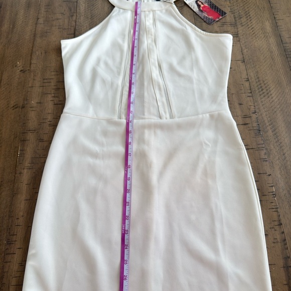 Chic White Backless Dress - Picture 10 of 12